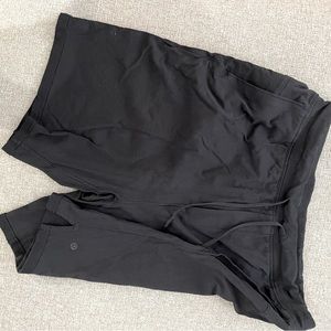 Lululemon shorts XL